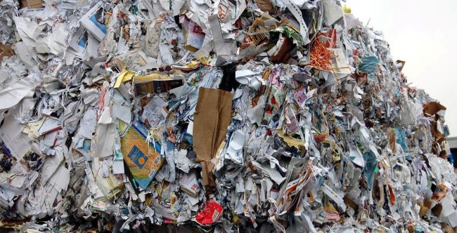 recyclematerialTodd-LappinaviaFlickr Recycled art