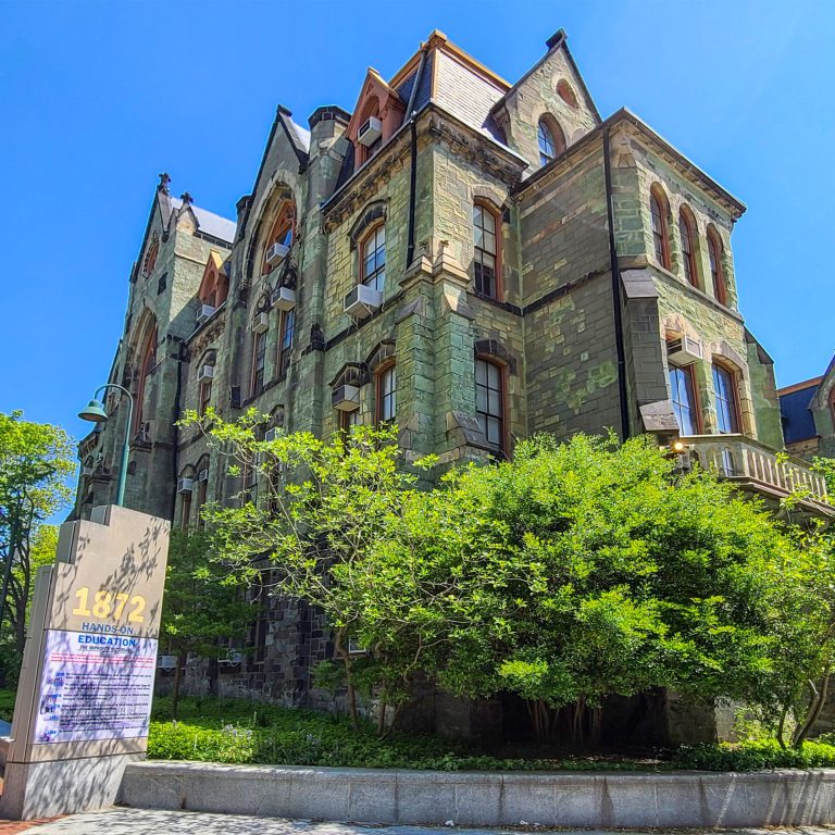 Students walk through Temple University's North Philly campus (Mark Henninger/Imagic Digital)