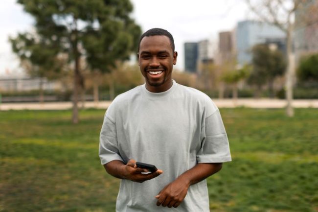 group-friends-reading-cell-phone-messages